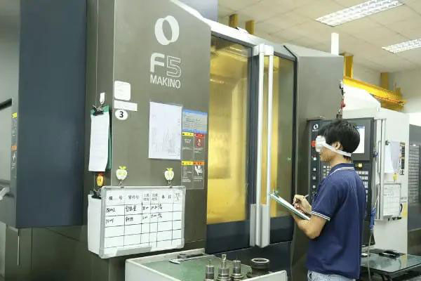 High-precision-CNC-Cutting-mahcining-for-Automotive-mold