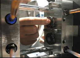 Prototype-Injection-Molding-mold3